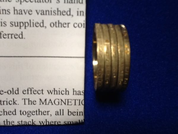 Magnetic Stack of £2. Coins.